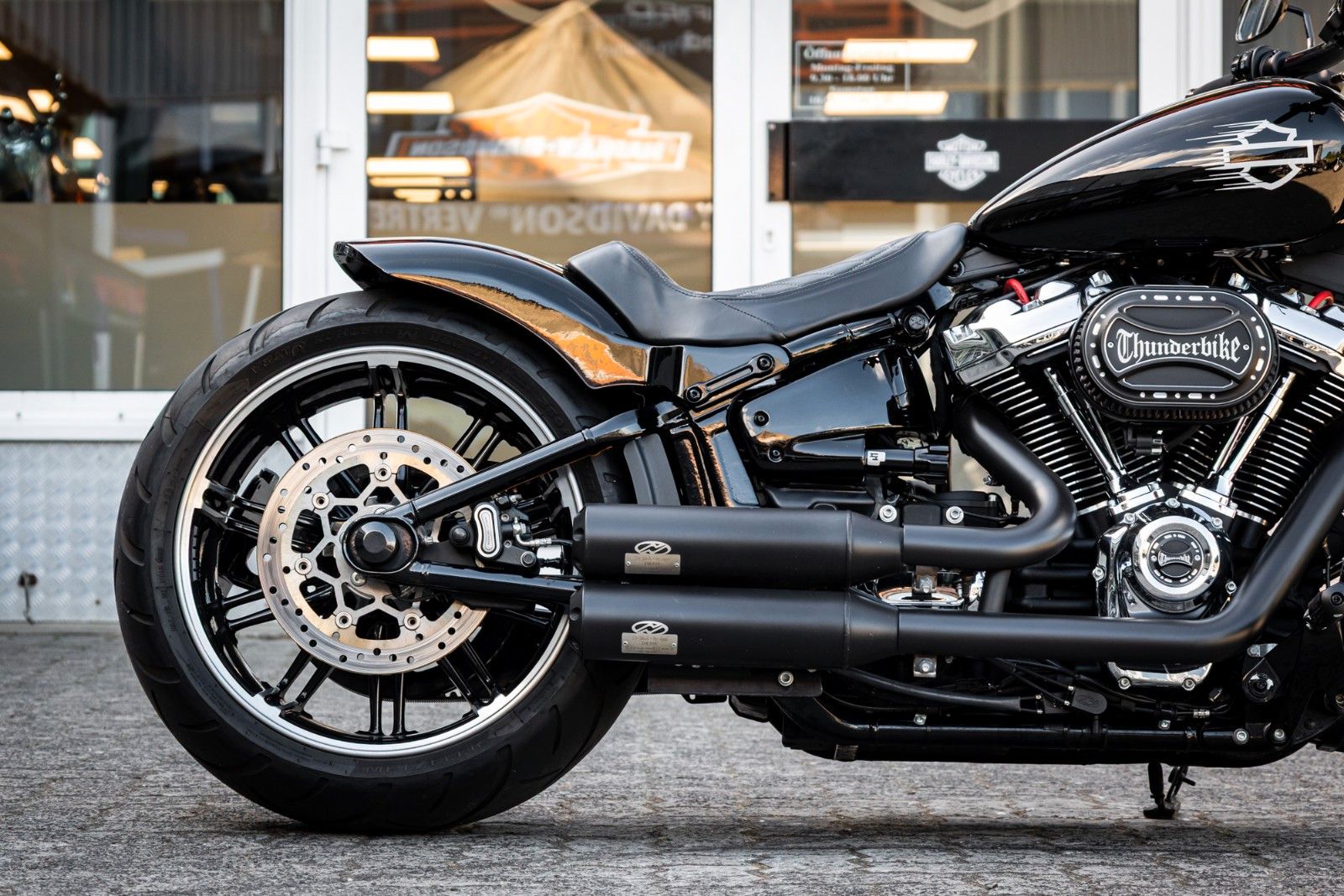 Fahrzeugabbildung Harley-Davidson FXBRS Breakout 114 cui - Jekill & Hyde