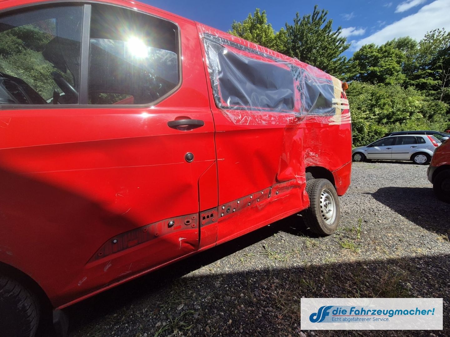 Fahrzeugabbildung Ford Transit Custom Kombi 320 L1 *UNFALLWAGEN *3201