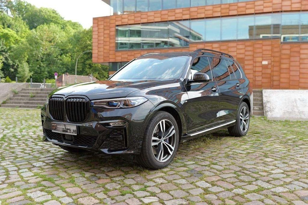 Image of BMW X7