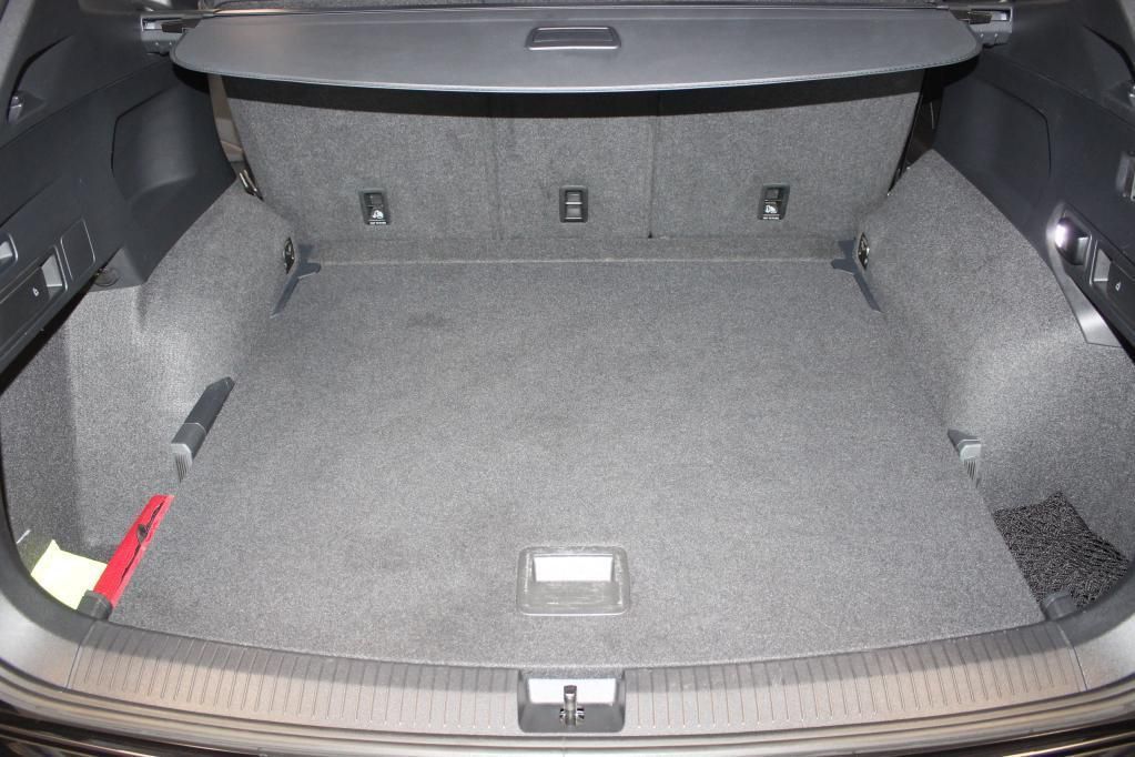 Volkswagen Tiguan Allspace R-Line 4Motion 2.0 TSI AHK*Pano*
