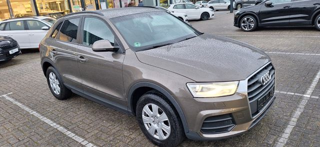AUDI Q3 2.0 TDI - LED+AHK schwenkbar+ 1.Hand