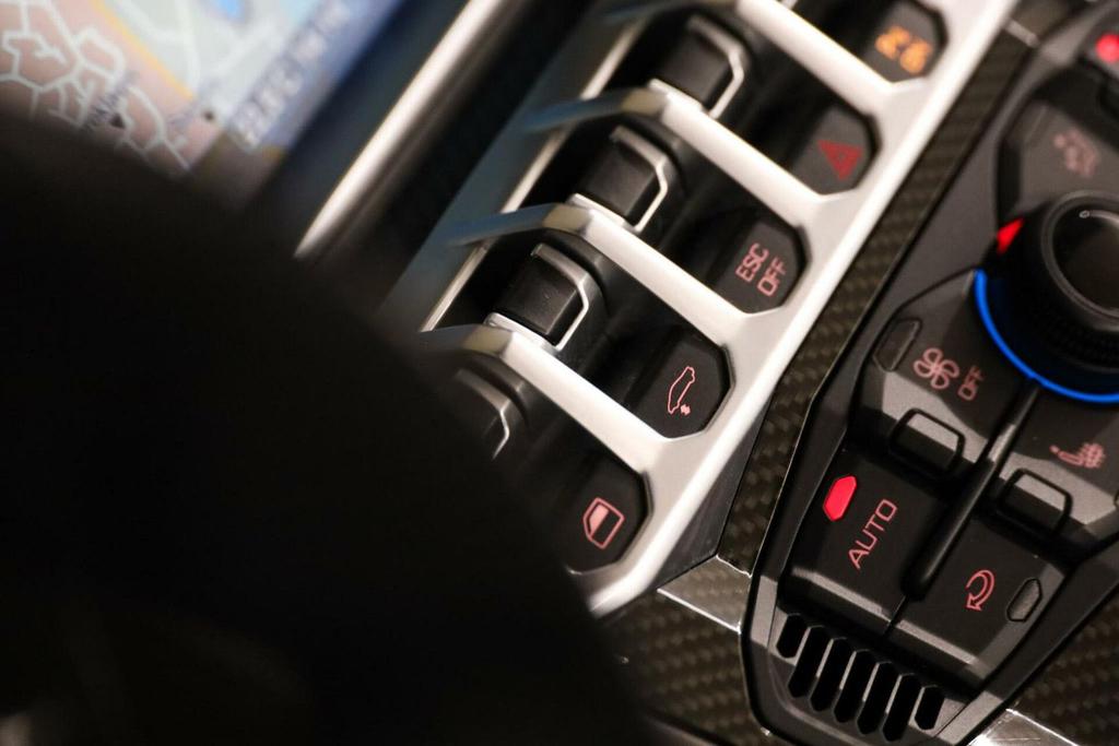 Lamborghini Aventador