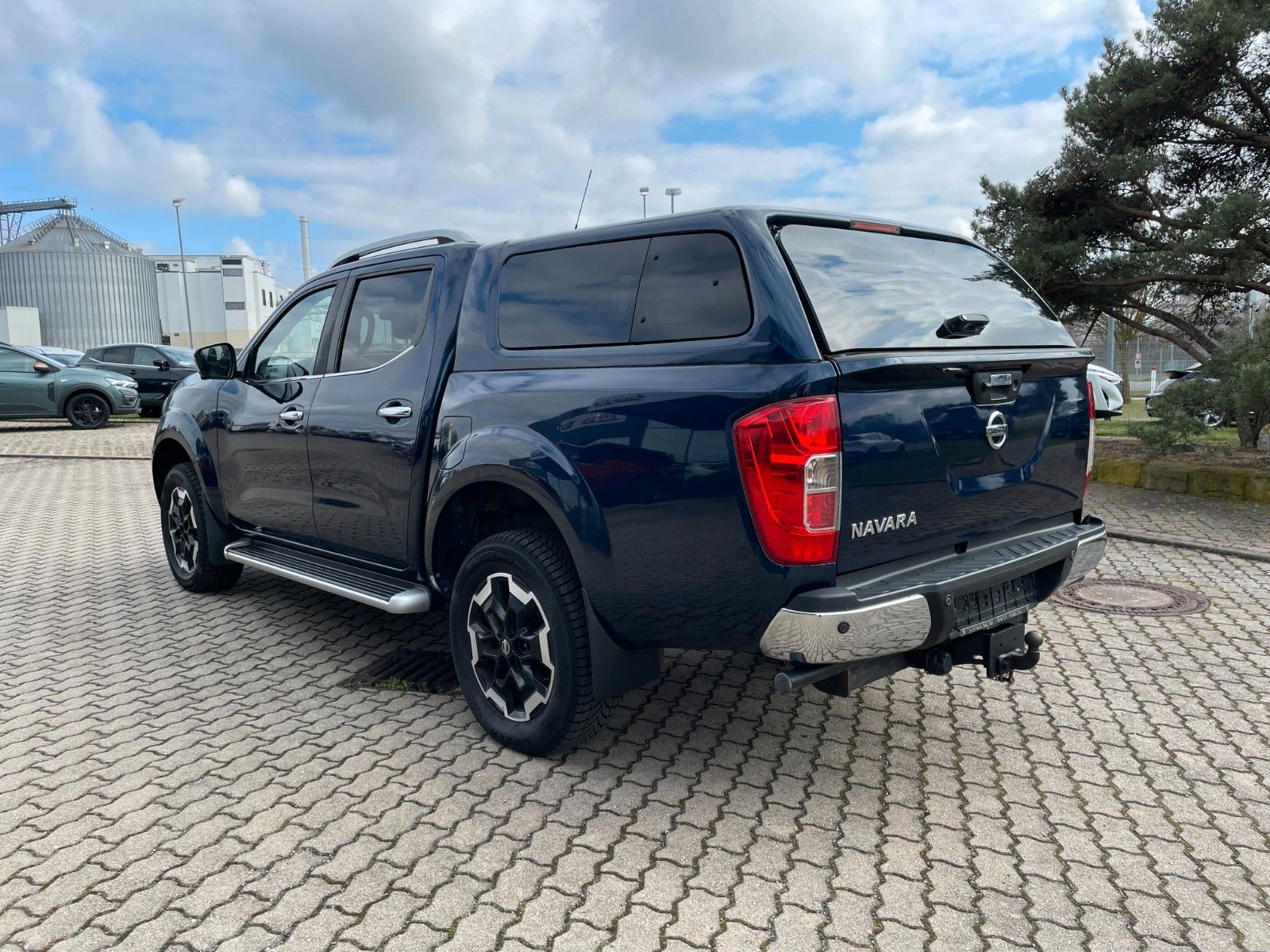 Fahrzeugabbildung Nissan Navara NP300 Tekna Double Cab 4x4