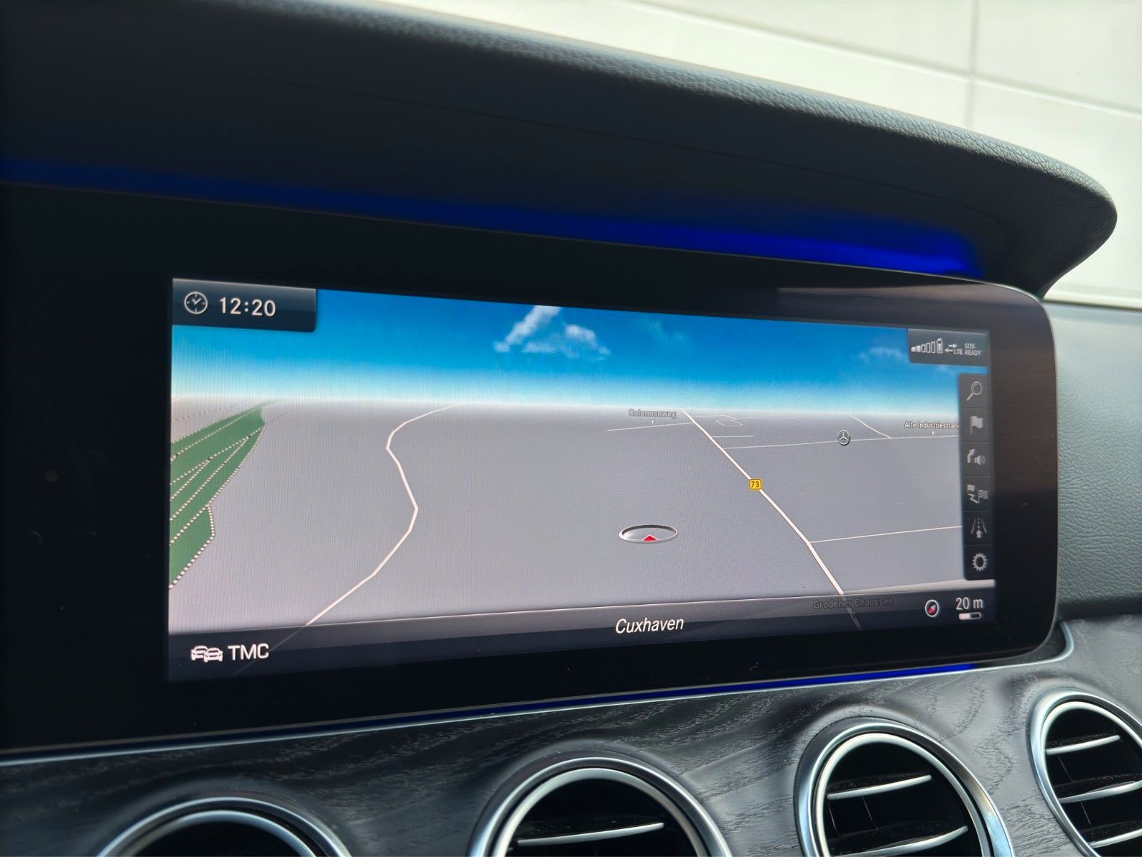 Fahrzeugabbildung Mercedes-Benz E 220d Lim. Pano/Widescreen/Kamera/MBeam