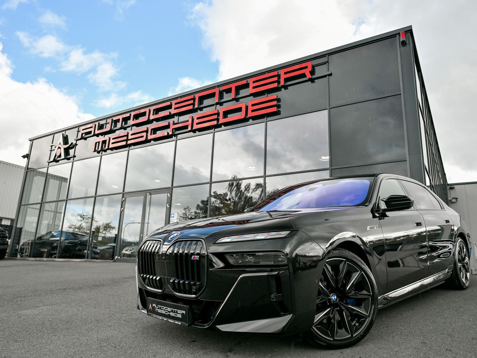 BMW i7 M70 xDrive Executive Lounge* Theatre Screen*