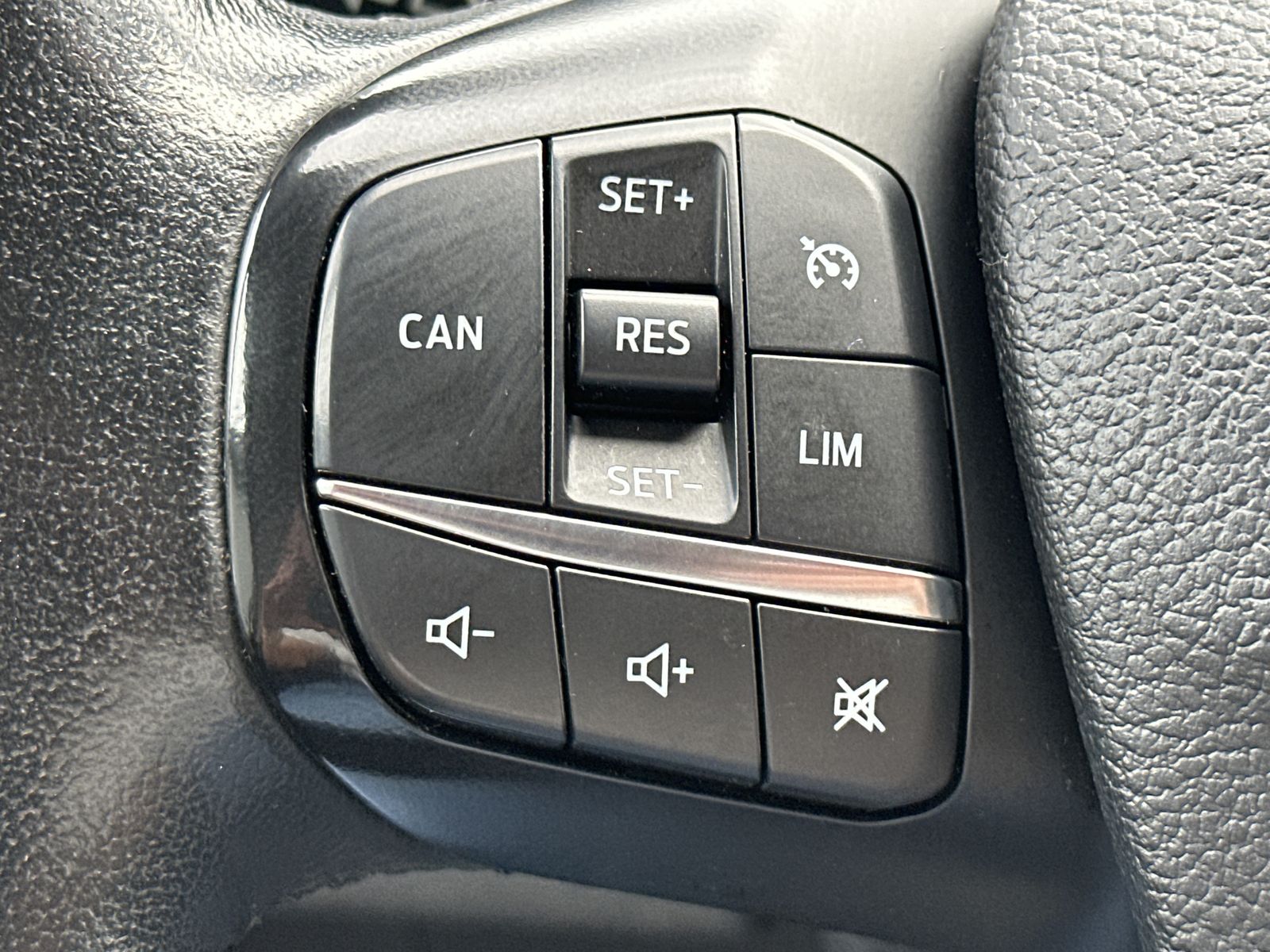 Fahrzeugabbildung Ford Transit Custom 300 L2H1 NAV+KLIMA+PDC+SHZ