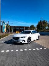 Opel Insignia 2.0 Turbo 191kW GSI Auto 4x4 GS GSI - Opel Insignia mit Benzin-Antrieb: Limousine, 1.4