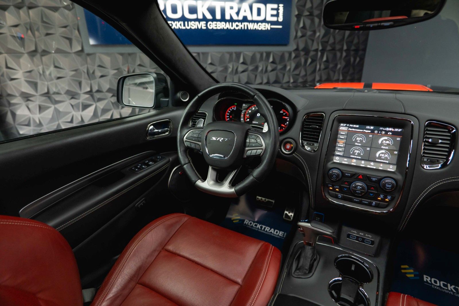 Fahrzeugabbildung Dodge Durango 6.4 V8 SRT Performance 4x4 Night-Paket