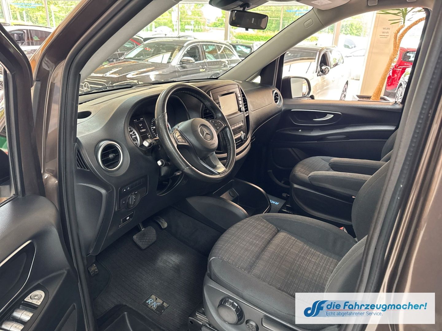Fahrzeugabbildung Mercedes-Benz Vito Tourer 116 CDI BT kompakt BlueTEC *EXPORT
