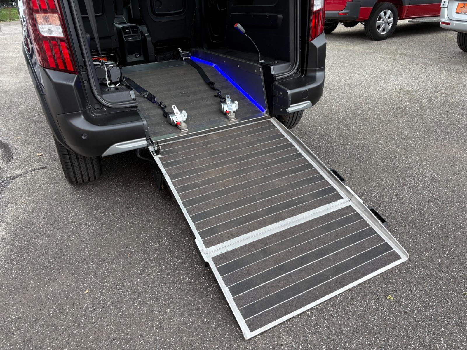 Peugeot Rifter Allure L1 Behindertengerecht Automatik