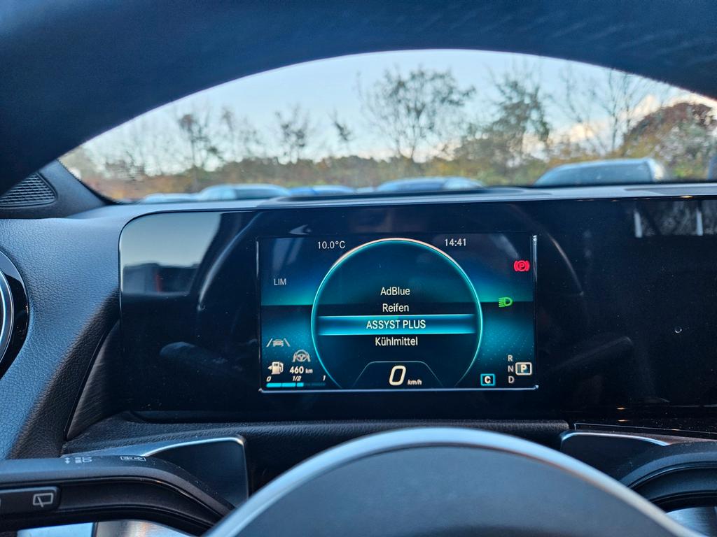 Mercedes-Benz GLB 200