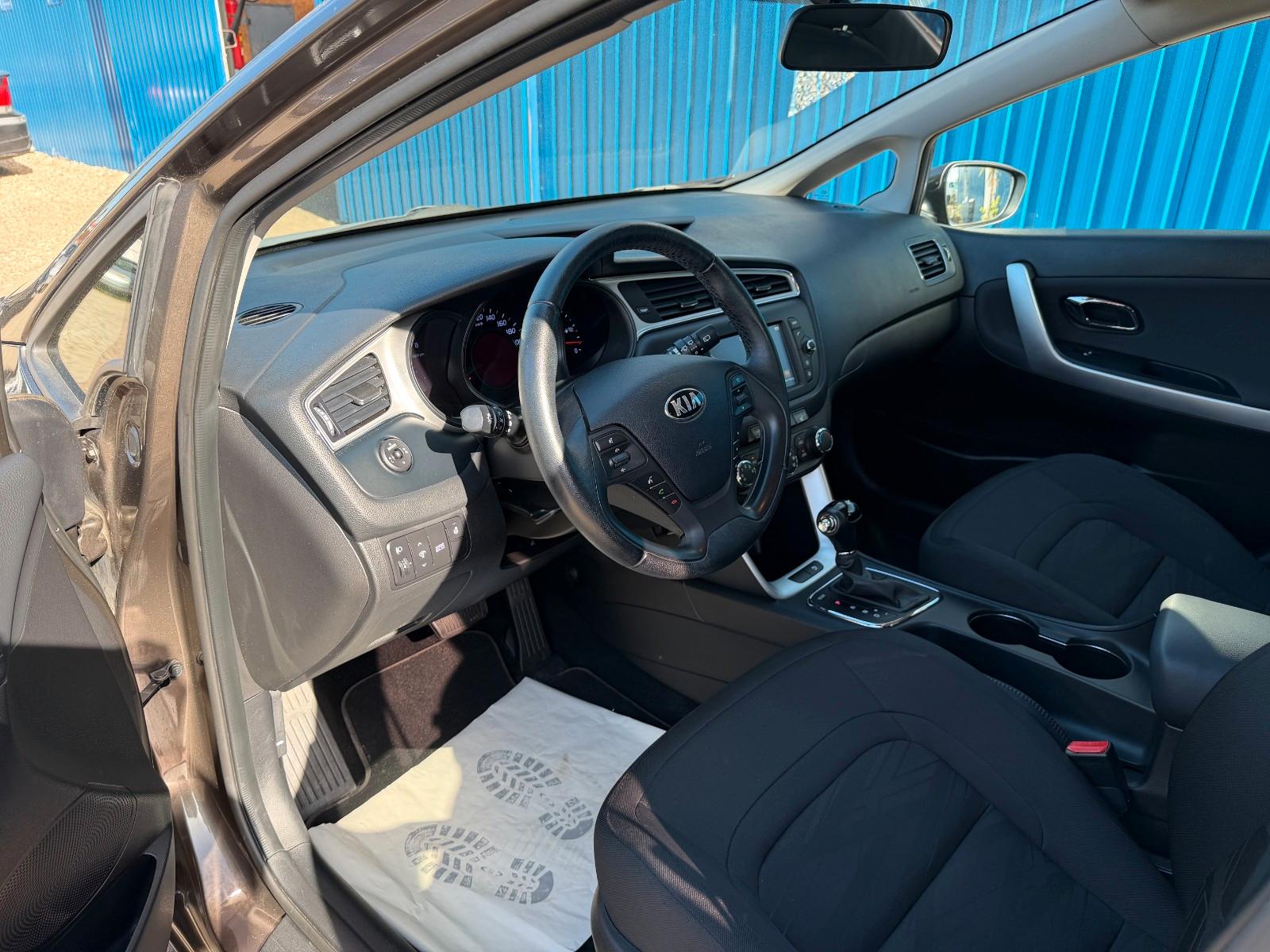 Kia Cee'd Sportswagon**Automatik**90 TKM**Kamera**Le
