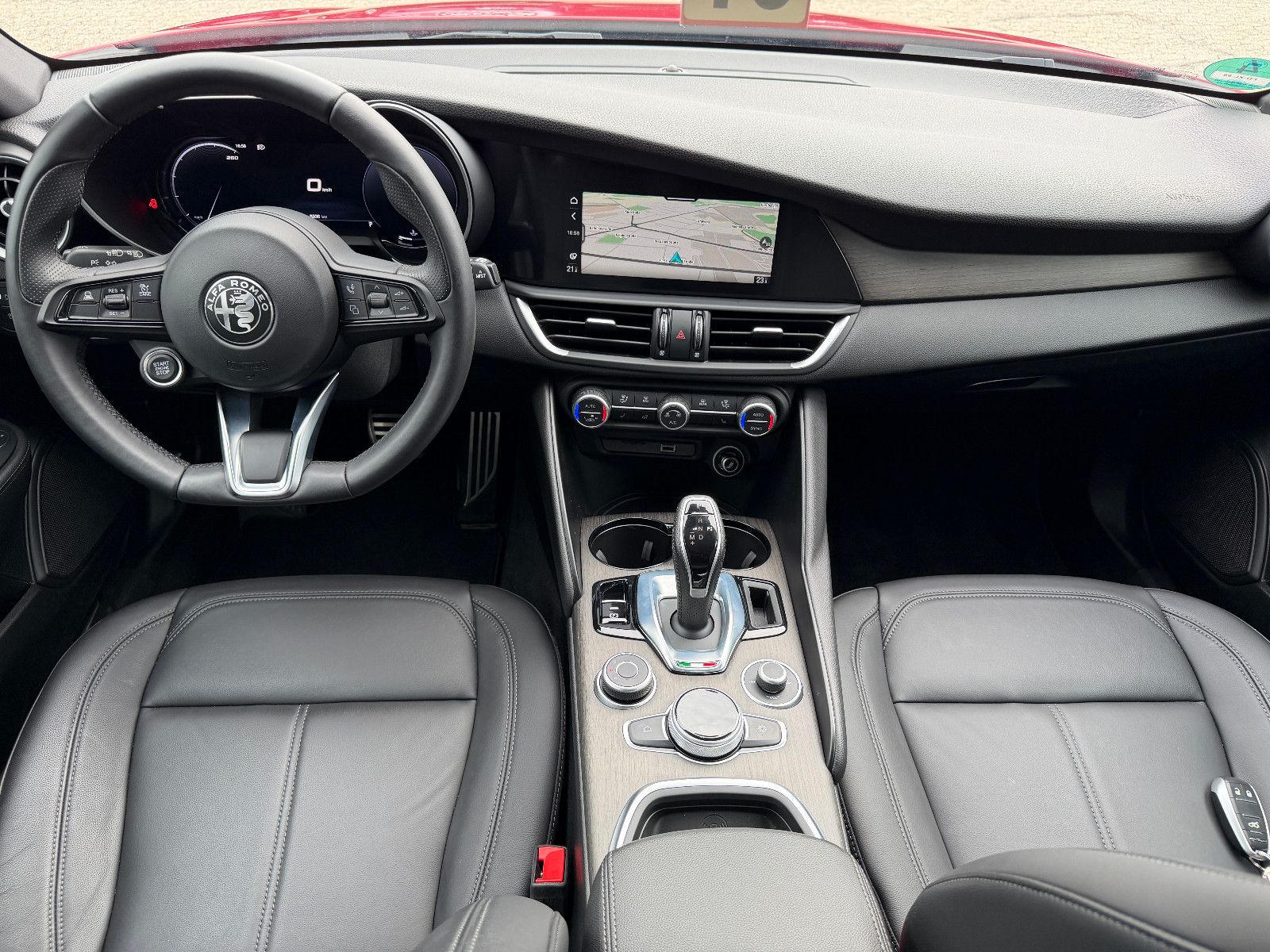 Fahrzeugabbildung Alfa Romeo Giulia Ti Q4/MEMORY/ACC/NAVI/KAMERA/SHZ