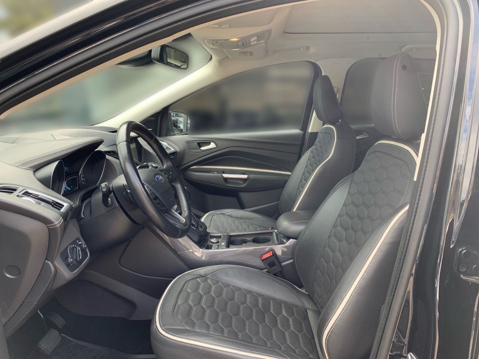 Fahrzeugabbildung Ford Kuga 1.5 EcoBoost Automatik Vignale 4x4 AHK