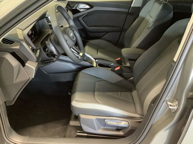 A1 Sportback S line 30TFSI S tronic,LED,Navi Plu