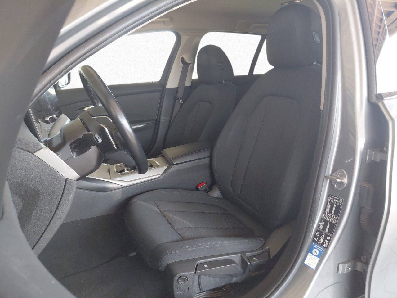 BMW 320d xDrive Touring AHK.DA,LED,PDC,LiCoPlus,SHZ foto 13