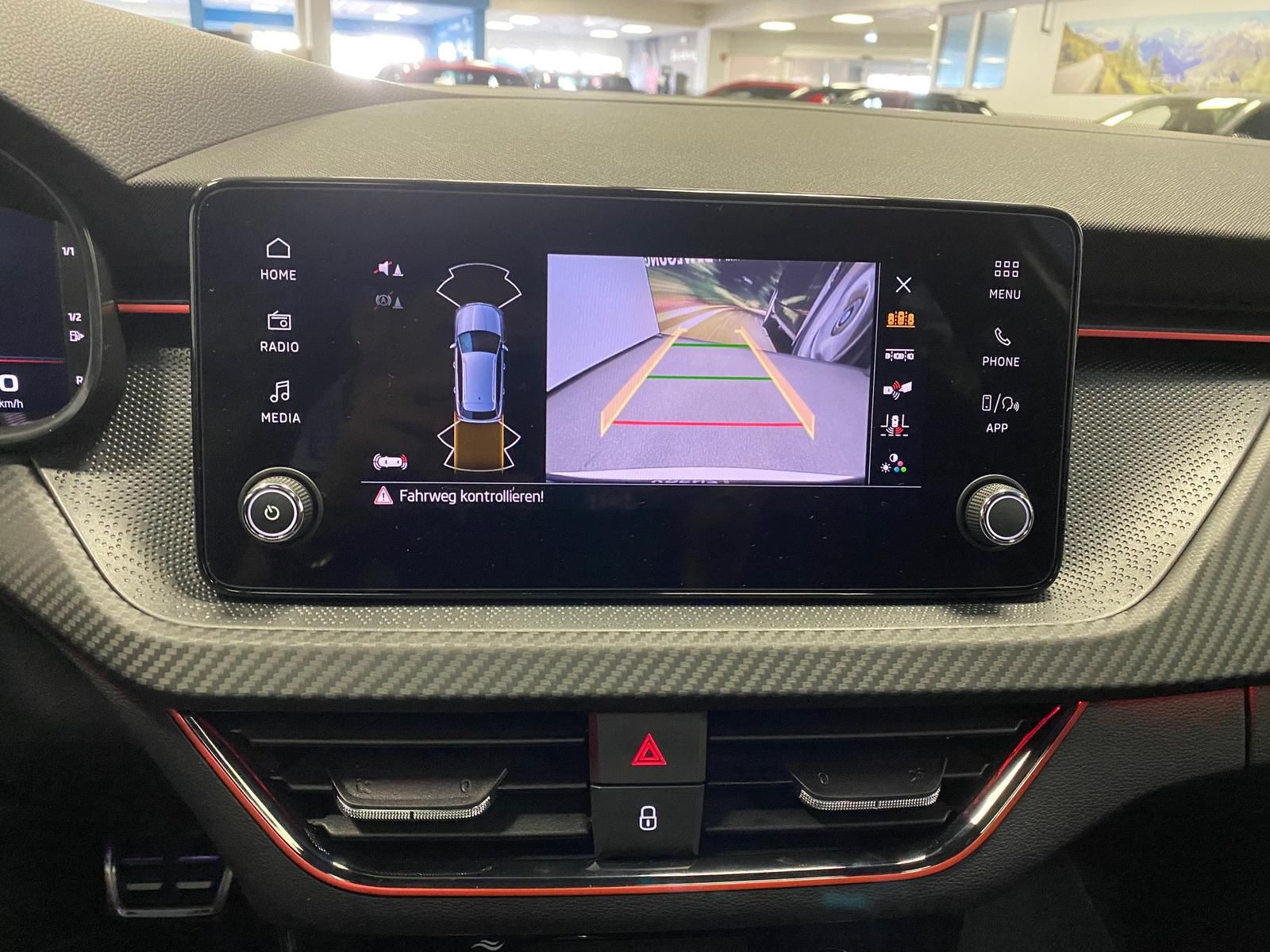 Fahrzeugabbildung SKODA Kamiq 1.5 TSI ACT DSG Monte Carlo+AHK+MATRIX++++