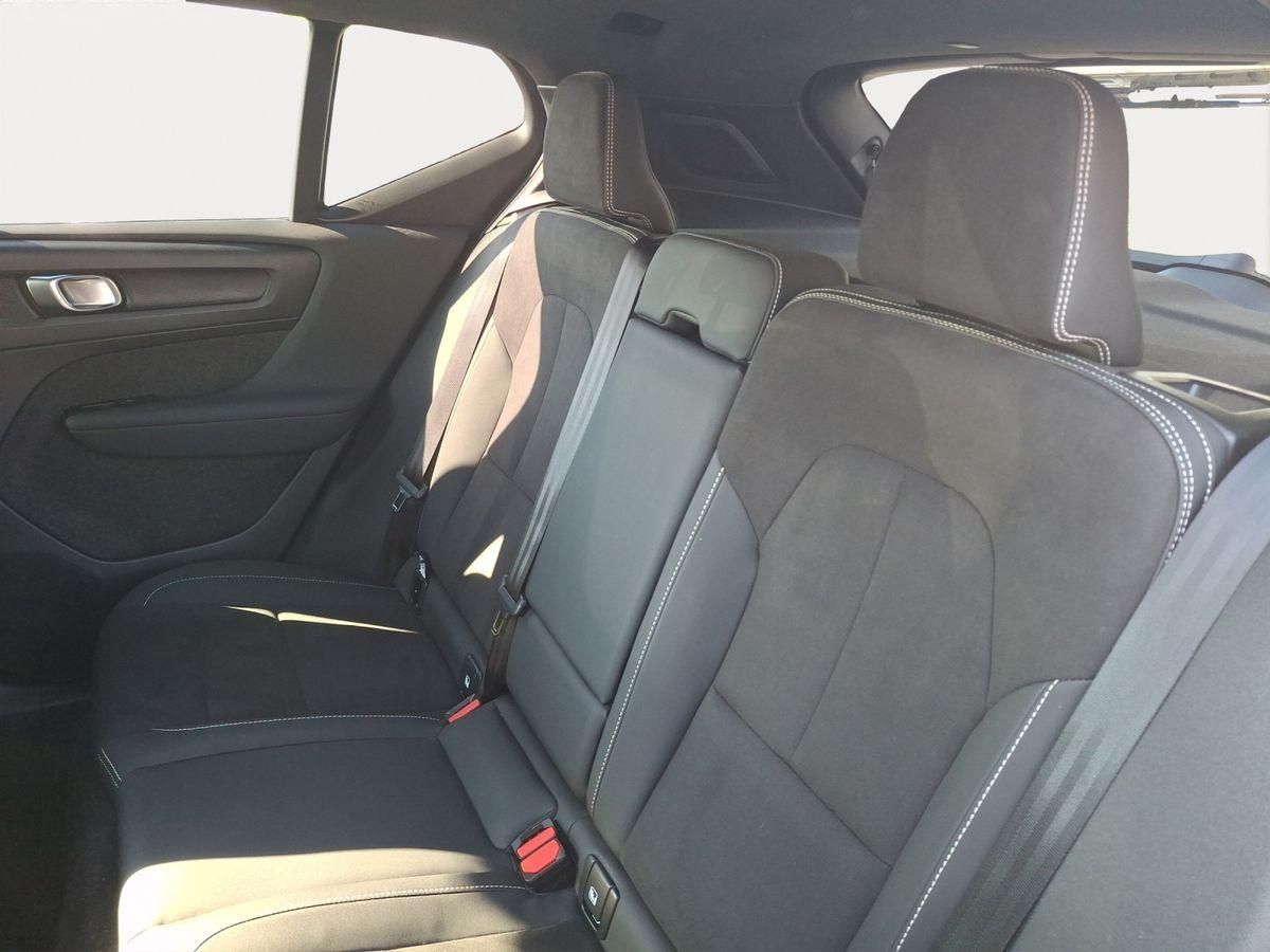 Volvo XC40 B3 Black Edition Plus 360° AHK PANO H/K 20" foto 17
