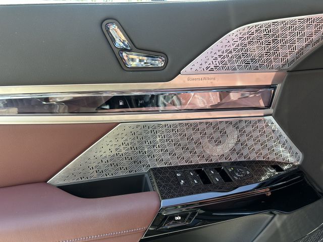 BMW M760