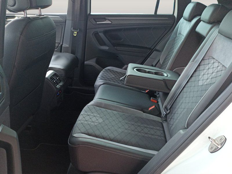 Fahrzeugansicht 16 Fahrzeugabbildung Volkswagen Tiguan 2.0 TDI R-Line DSG ACC+MATRIX-LED+NAVI+K