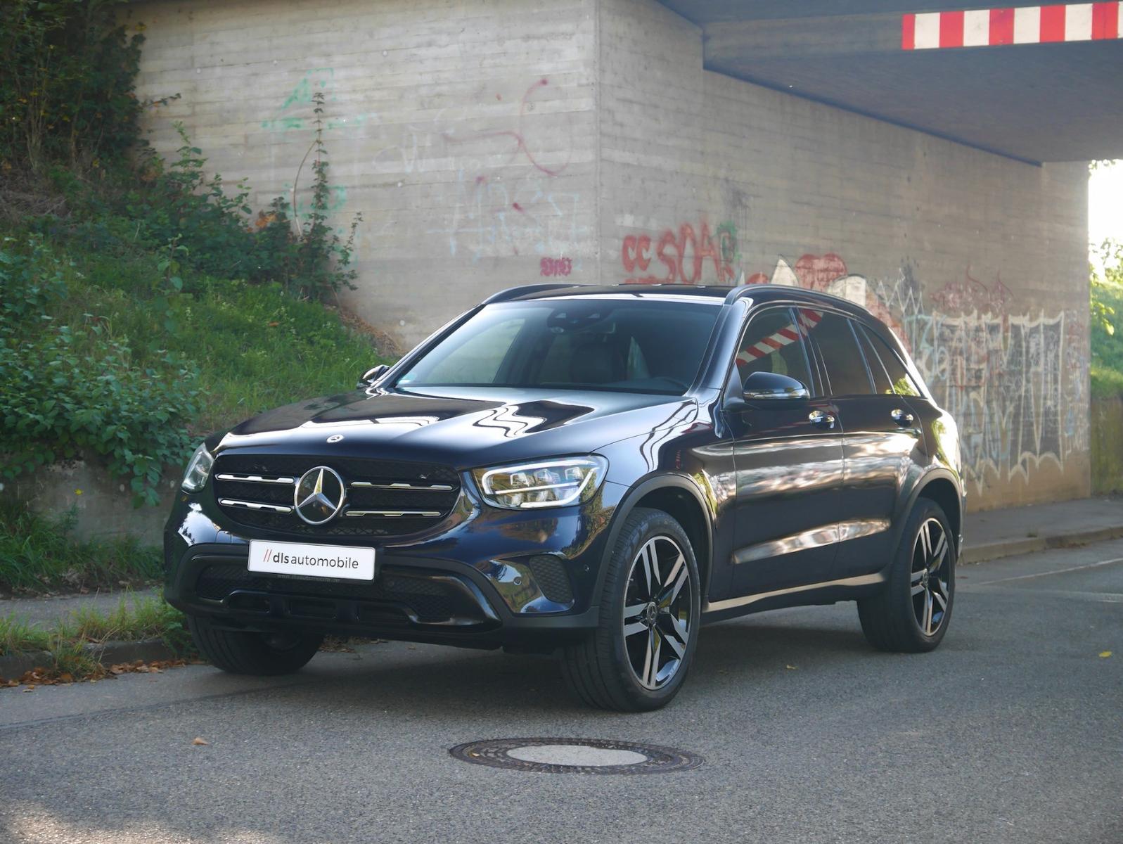 Mercedes-Benz GLC 300 e 4Matic Plug-In-Hybrid//AMG Line