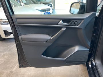 MYAUTOCENTER – Gebraucht- und Jahreswagen mit Werkstattservice in Pfaffenhofen Volkswagen Caddy PKW Maxi BMT*Klima*Radio*7Sitze*