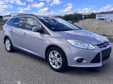 Ford Focus Turnier Trend/AHK/PDC/2.Hand/Klimanlage - Ford Focus aus 2011: Kombi