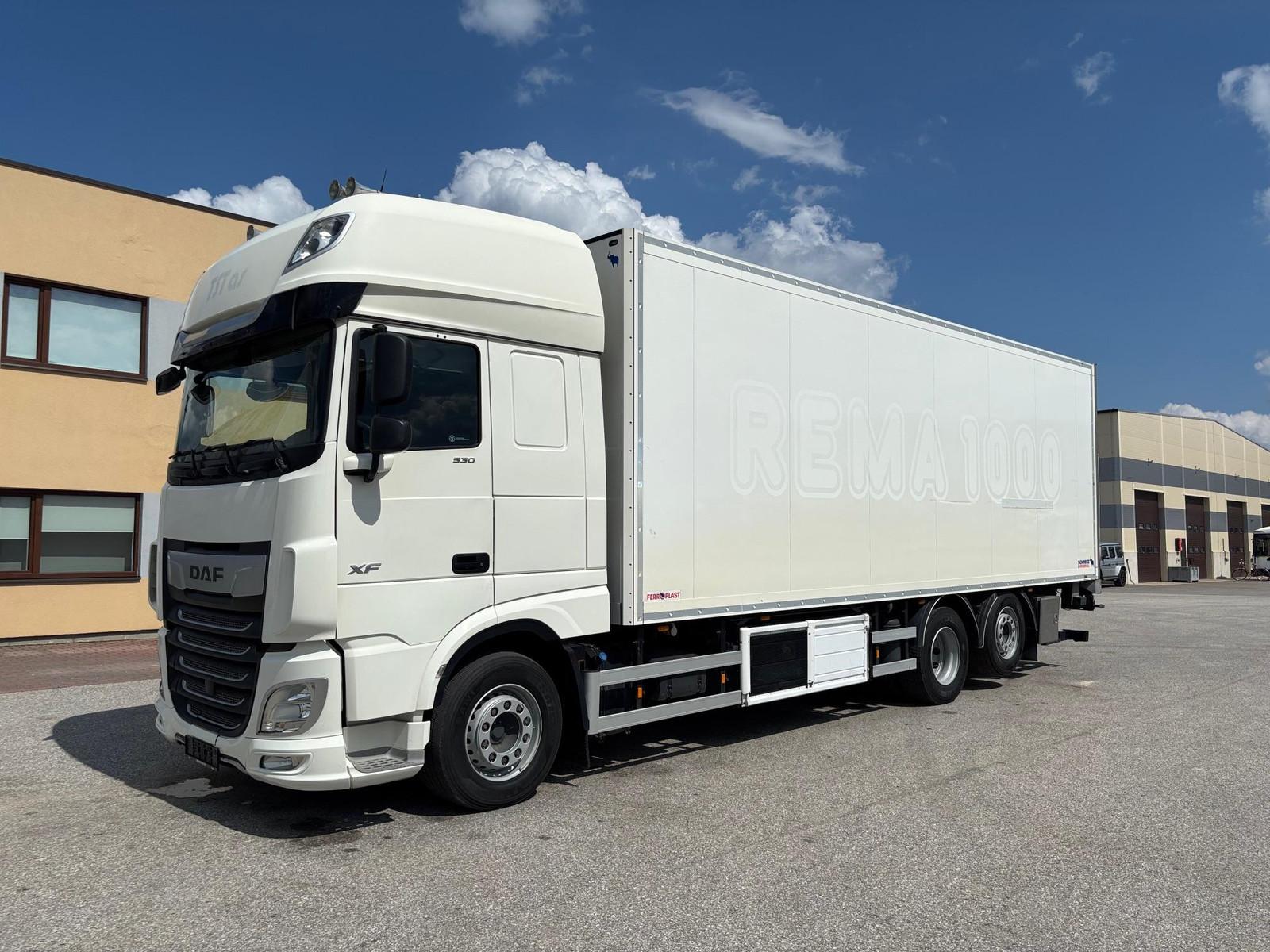 DAF XF530 6x2 + CARRIER SUPRA 1150U