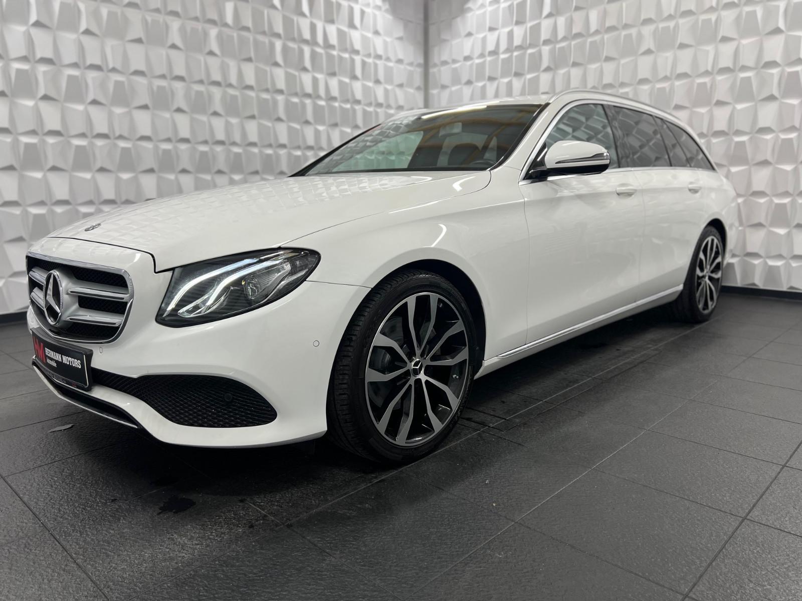 Mercedes-Benz E 250 T Avantgarde/LED/NAVI/Leder/Ambient/Wide