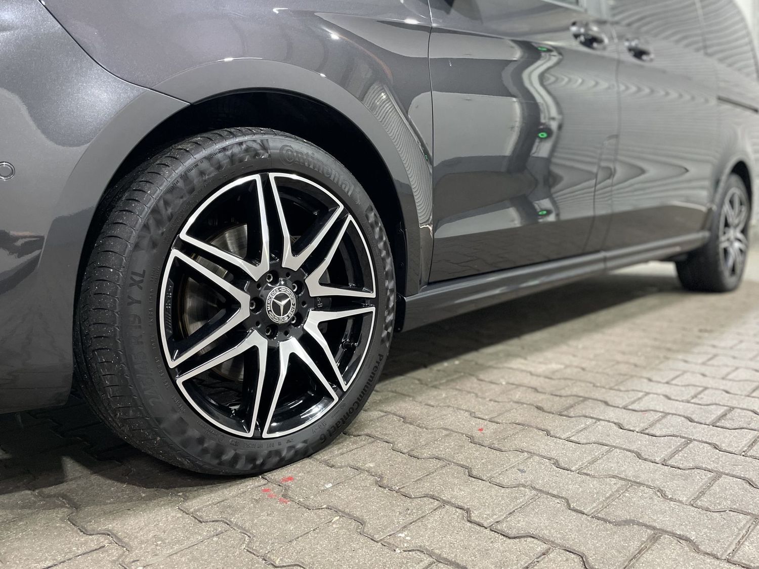 Fahrzeugabbildung Mercedes-Benz V 250 d EDITION lang AMG#Night#LED#Distr.#Burmes