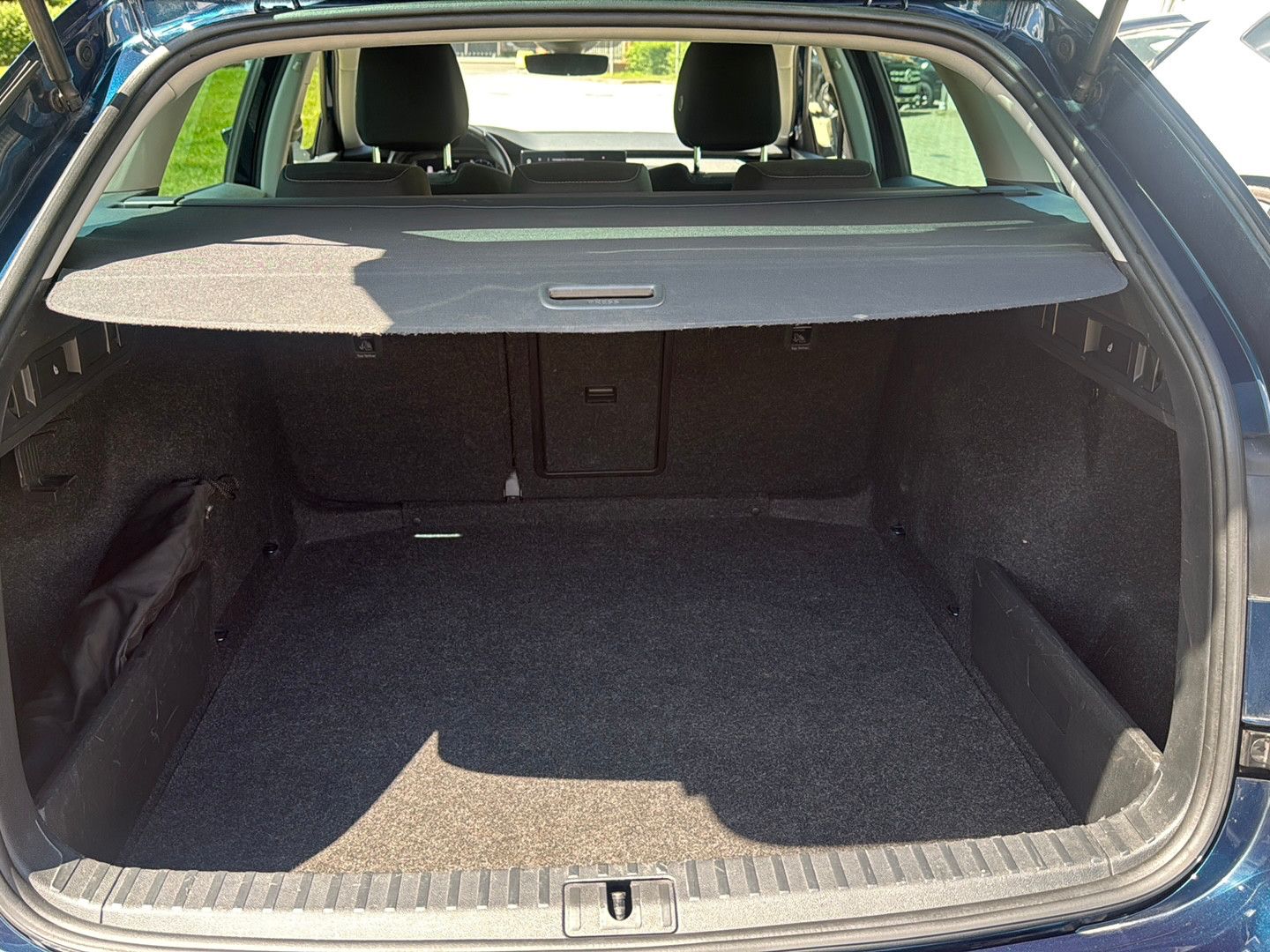 Fahrzeugabbildung SKODA Octavia Combi First Edition