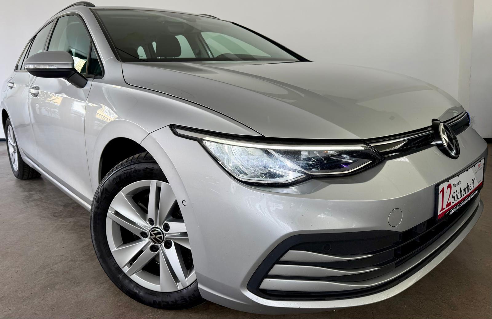 Volkswagen Golf VIII Variant Life Virtual Ambiente ACC AHK