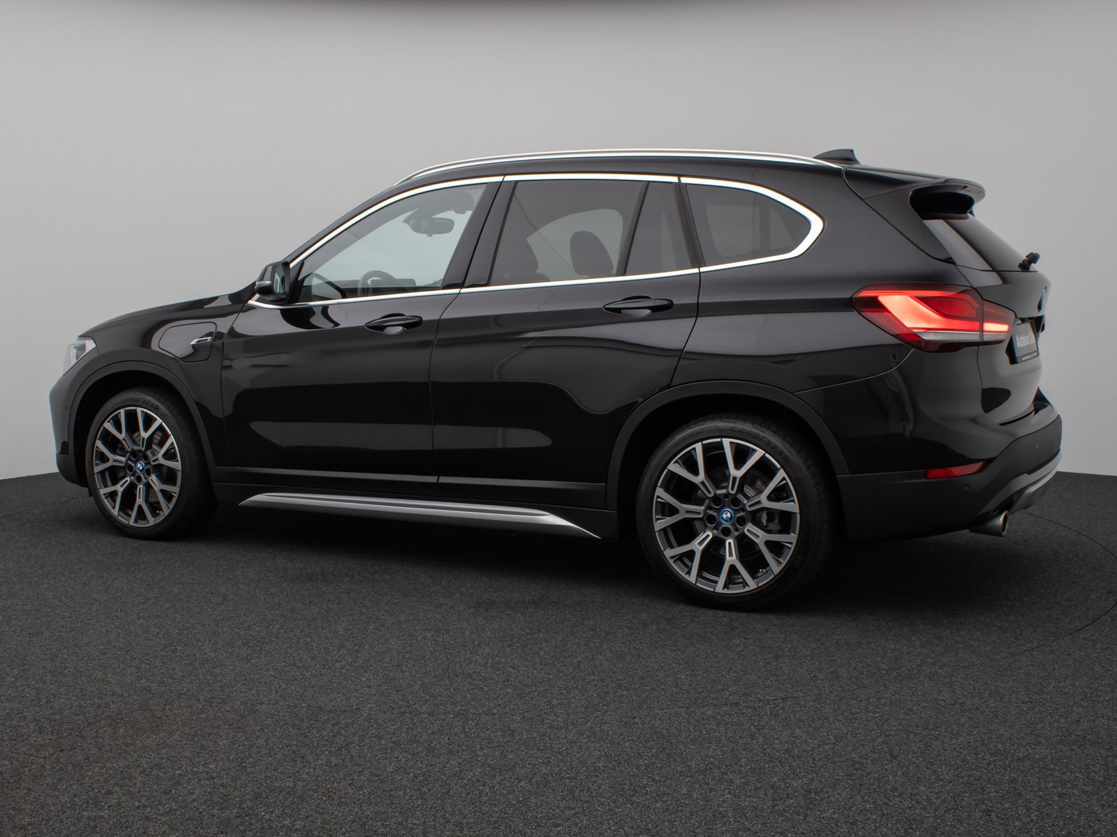 Fahrzeugabbildung BMW X1 xD25e xLine Kamera HUD DAB H/K Komfort Sport