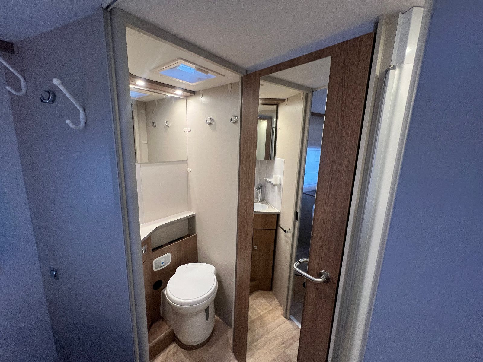 Fahrzeugabbildung Dethleffs Trend I 7057 DBL EBL SOLAR SAT TV LOUNGE 1.HAND