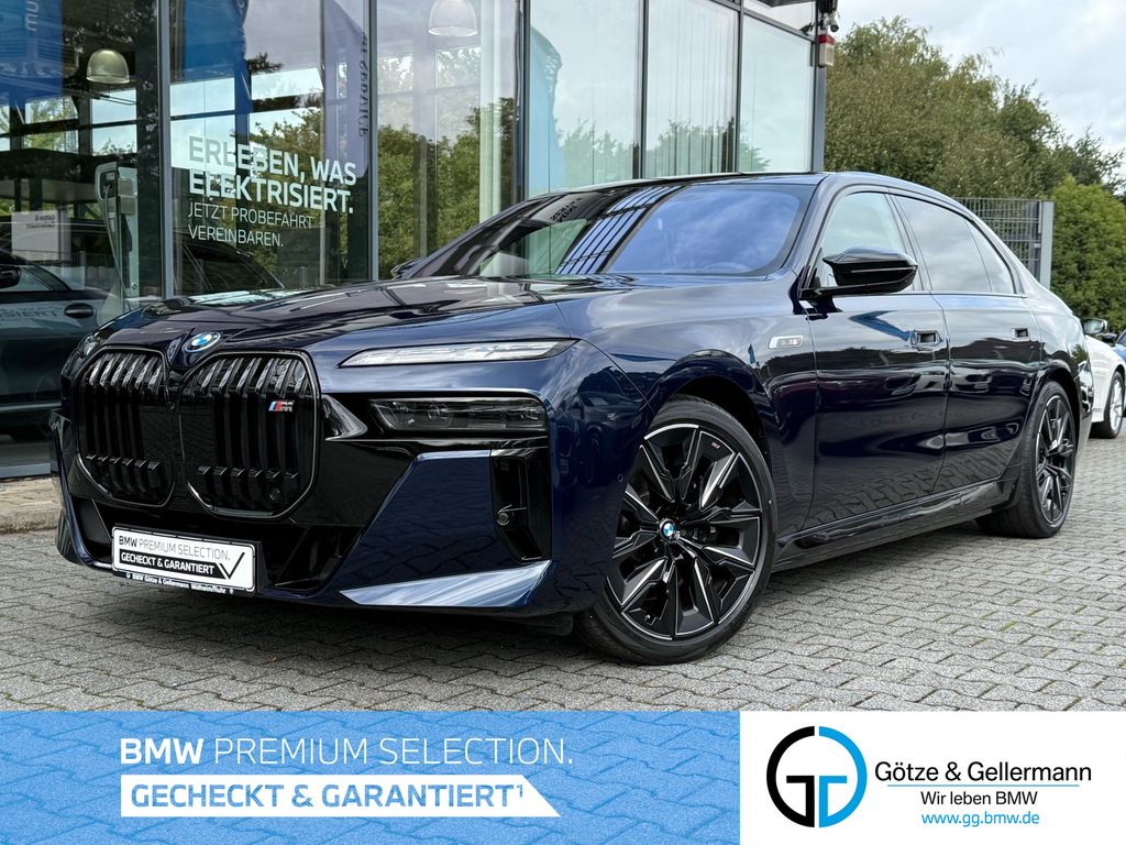 BMW i7
