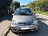 Mercedes-Benz A 190 zu verkaufen  gepfleg... - scheckheftgepflegte Mercedes A 190