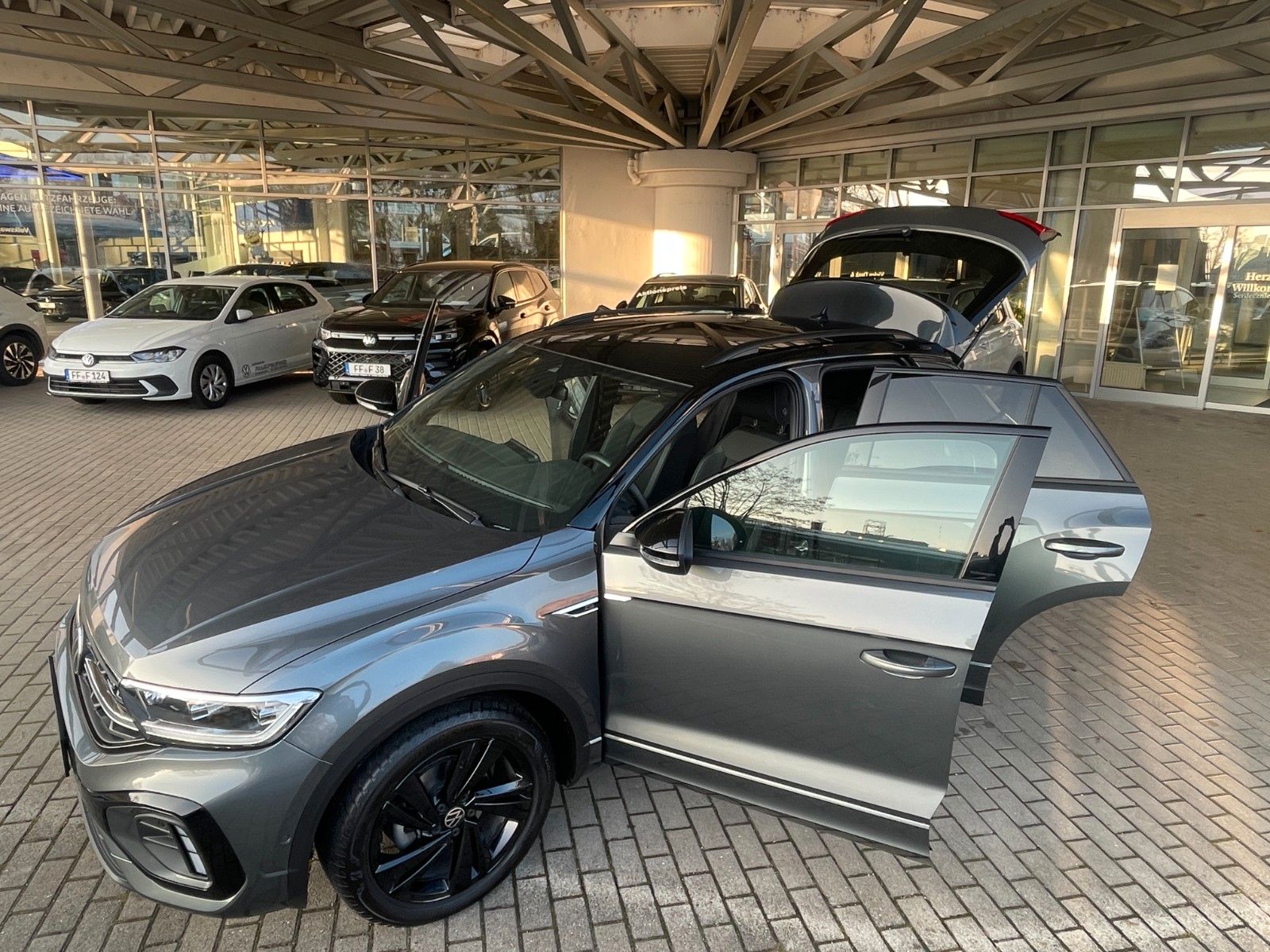Volkswagen T-Roc 1.5 TSI OPF DSG R-Line foto 3