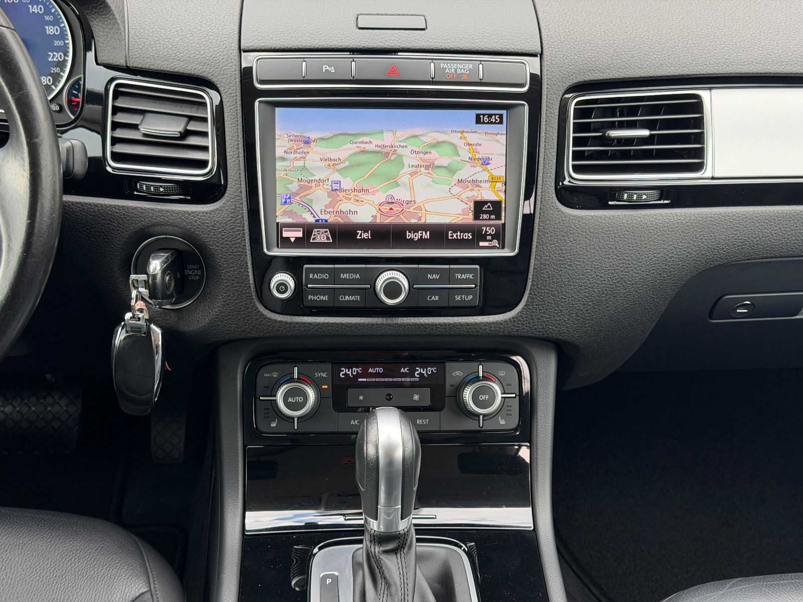 Fahrzeugabbildung Volkswagen Touareg V6 TDI Terrain Tech 4Mot/NAVI/LED/LEDER