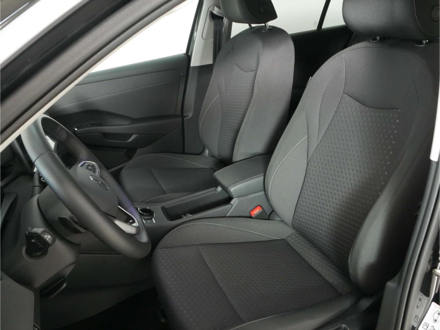 Volkswagen T-Roc 1.5 eTSI Life DSG NAV/LED/ACC/RFK/17'', миниатюра 10