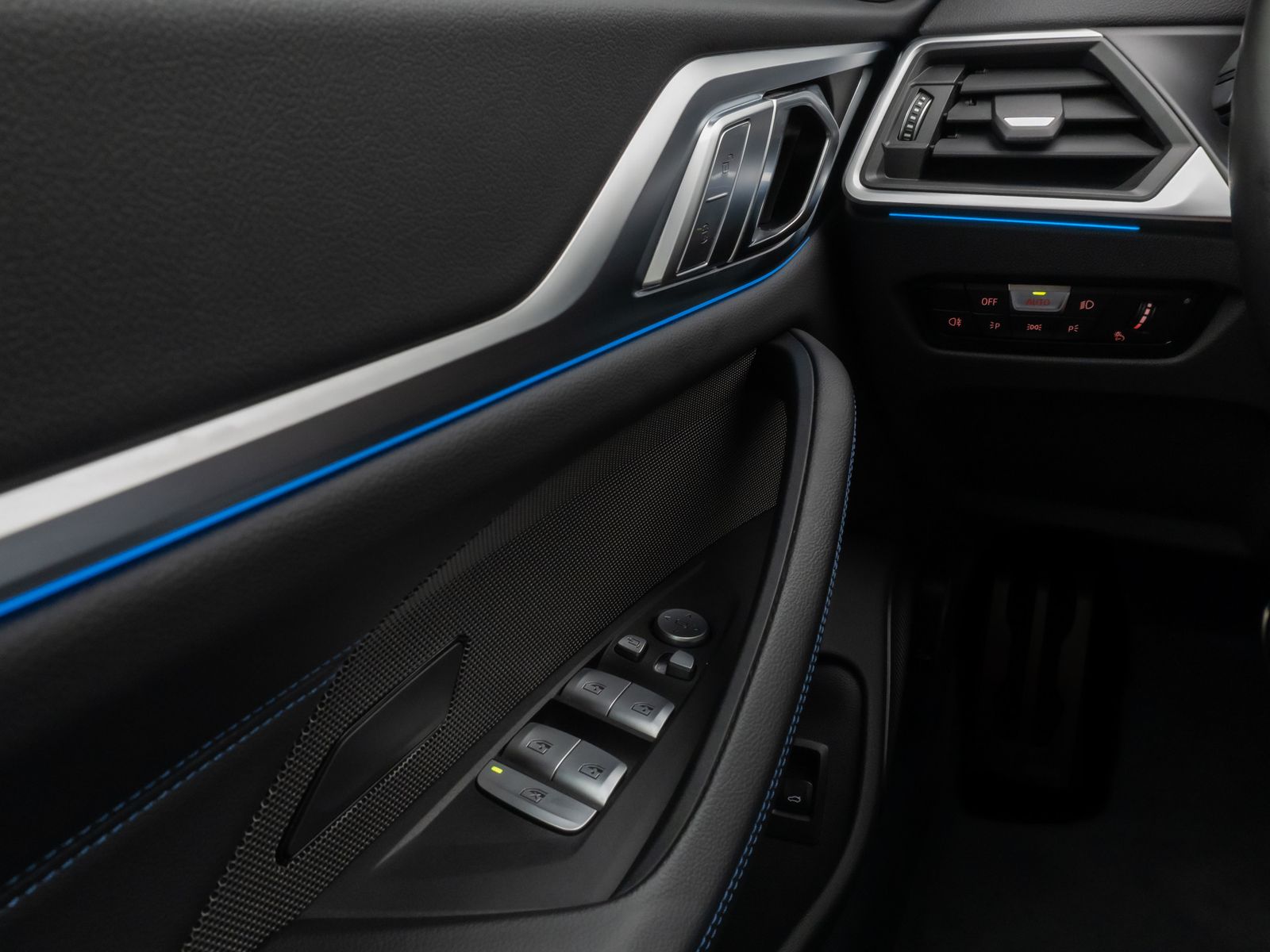 Fahrzeugabbildung BMW i4 eD40 M Sport Kamera DAB H/K Komfort 18Zoll