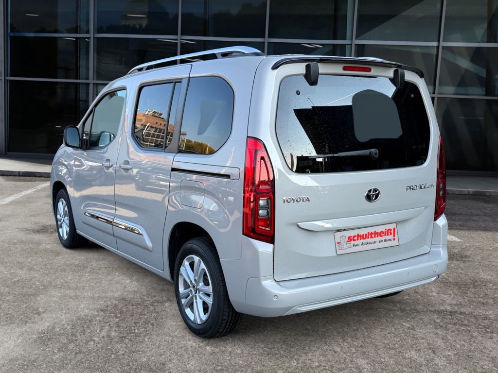 Fahrzeugabbildung Toyota Proace City Verso 1.2 Turbo L2 Aut Team Deutschl