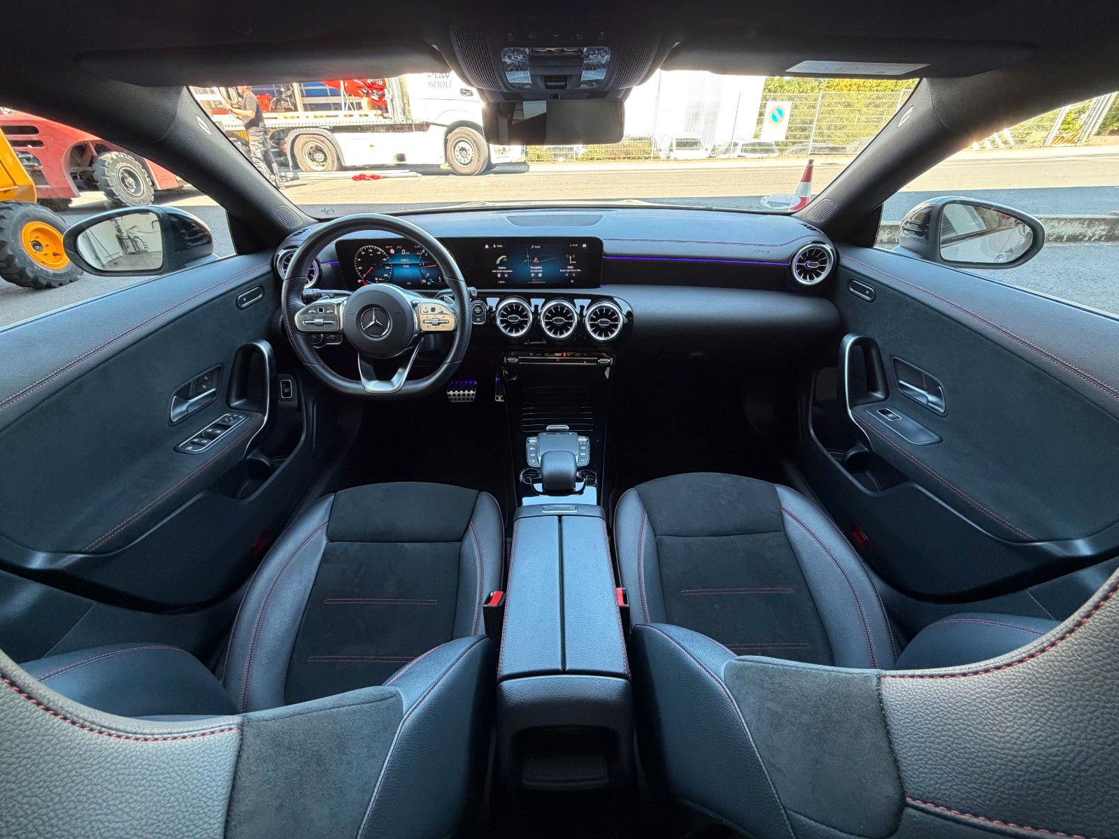 Fahrzeugabbildung Mercedes-Benz CLA 220 D SB AMG R-Kamera+Pano+DISTR+MBEAM+Ambie