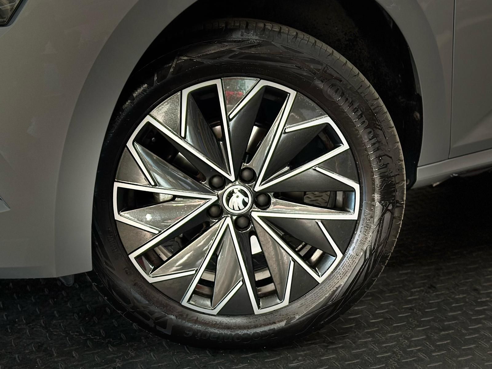 SKODA Kamiq 1.0TSI MONTE CARLO LED#ACC#SPUR#PANO#SHZ - Image 9