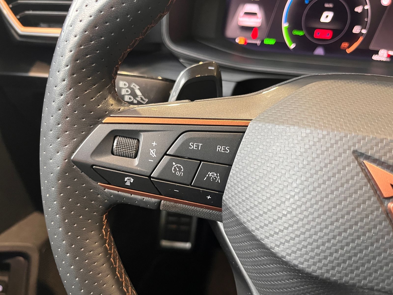 Fahrzeugabbildung CUPRA Formentor eHybrid VZ PANO LED NAV 19"