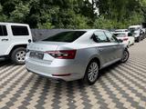 Skoda Superb Lim. Style 4x4 Navi Alcantara Memory Cant - Skoda Superb in Oberhausen