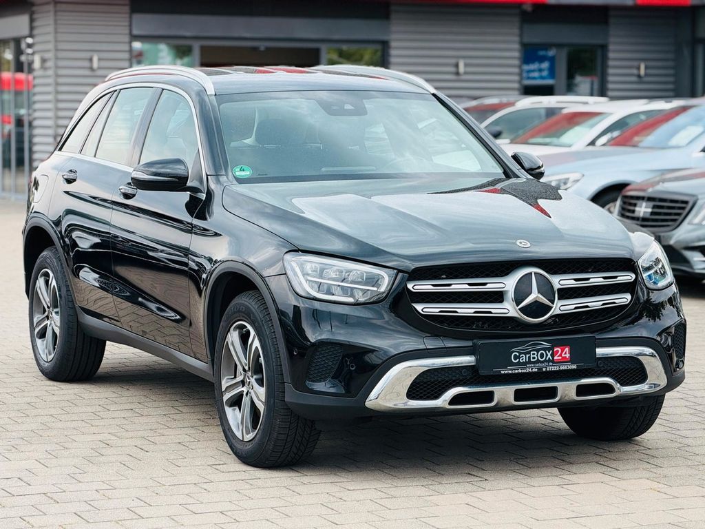 Image of Mercedes-Benz GLC 300