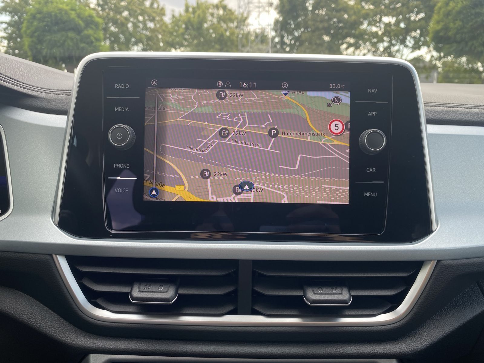 Volkswagen T-Roc - Bild 11
