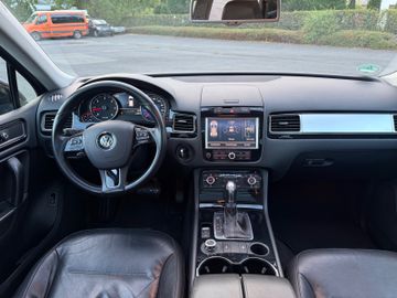 Volkswagen Touareg - 12