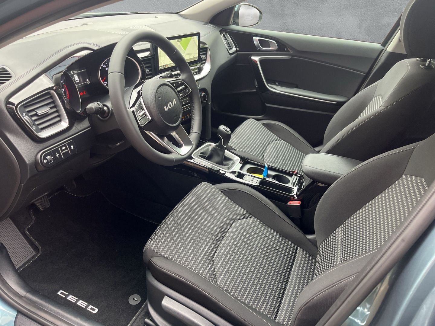 Fahrzeugabbildung Kia Ceed ULTIMATE EDITION 1.0 T-GDI  *STYLE-PAKET*