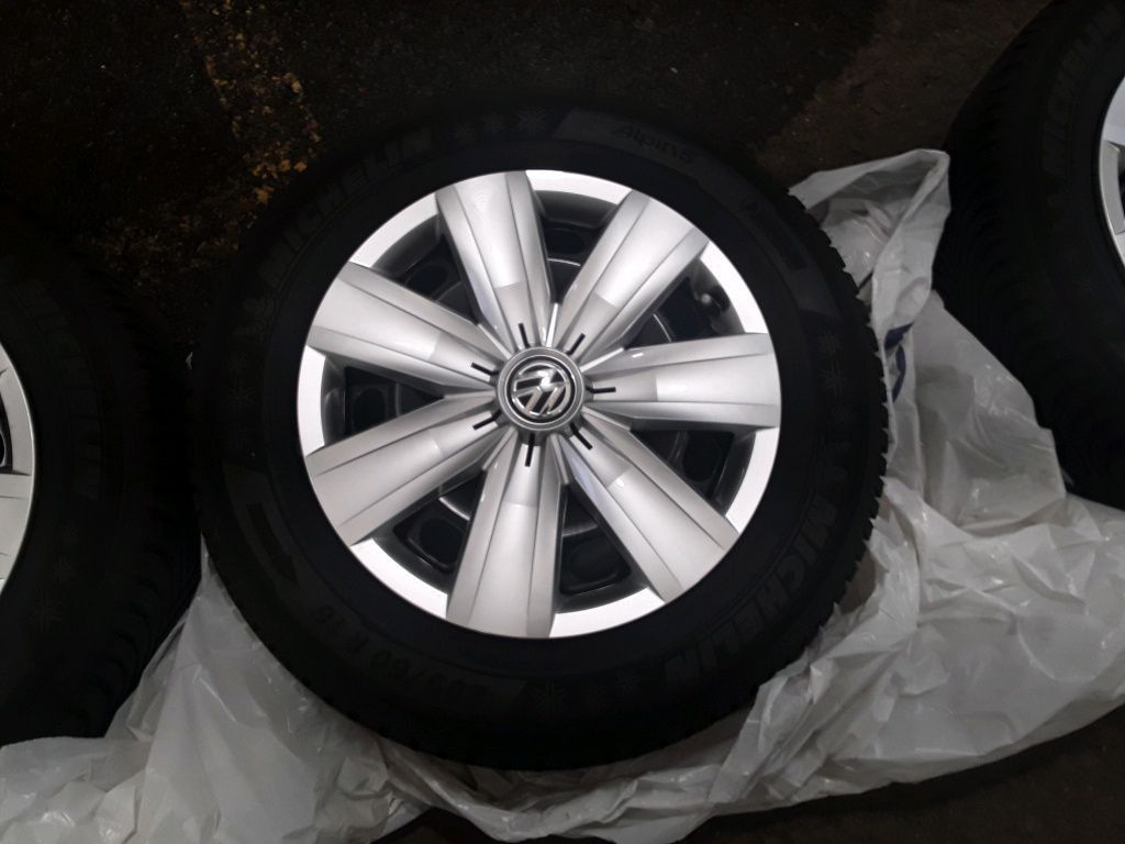 Volkswagen T-Roc Sport 1.5 TSI DSG AHK*Pano*RFK*PDC*Tempo